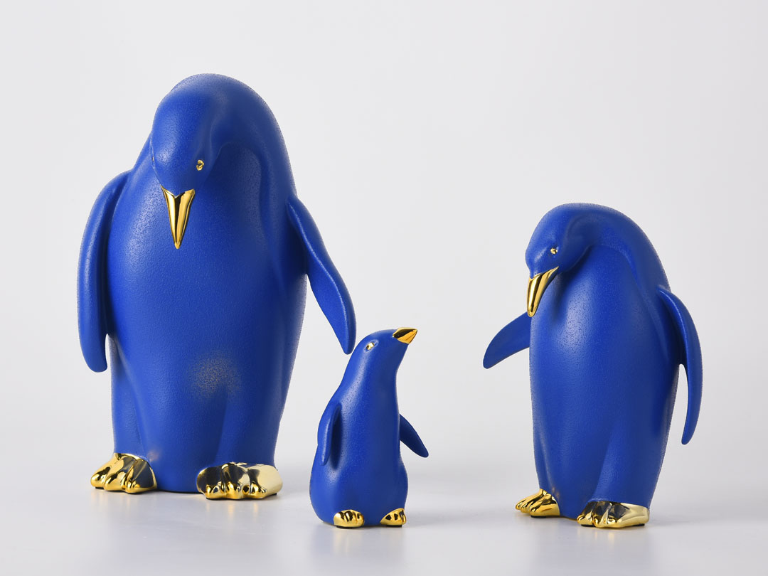 Penguin Resin -sisustusveistos